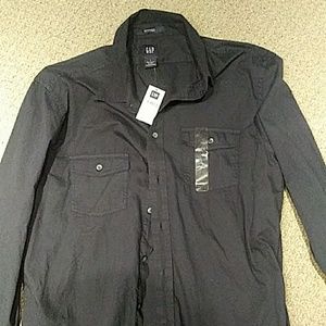 Large fitted Gap men's button-down shirt